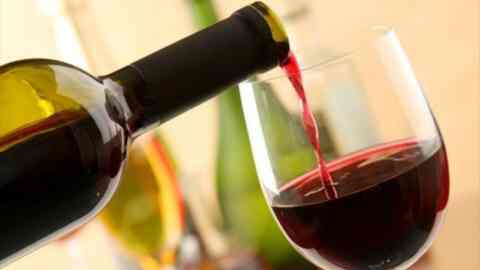 Καταργείται ο ΕΦΚ στο κρασί από 1 Ιανουαρίου. Κατατέθηκε η τροπολογία