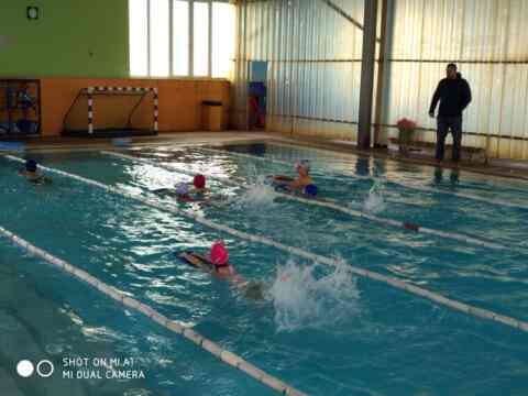 Εκατοντάδες μαθητές Γ΄δημοτικού έμαθαν να κολυμπούν τα τελευταία χρόνια στα Χανιά
