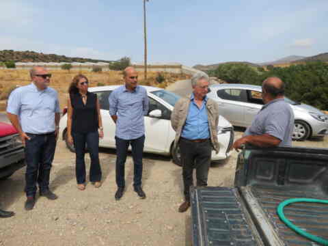 Περιοδεία στελέχους του υπουργείου Υποδομών στο Σέλινο για τις λιμνοδεξαμενές